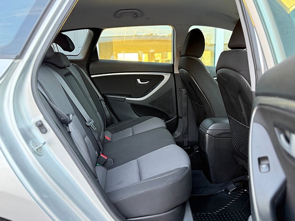 Hyundai i30 7 of 30