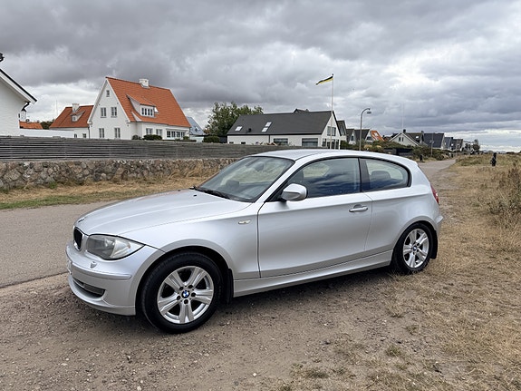 BMW 116i 3 of 6
