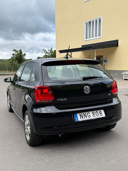 Volkswagen Polo 2 of 7