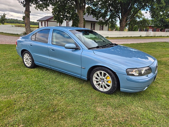 Volvo S60 3 of 3