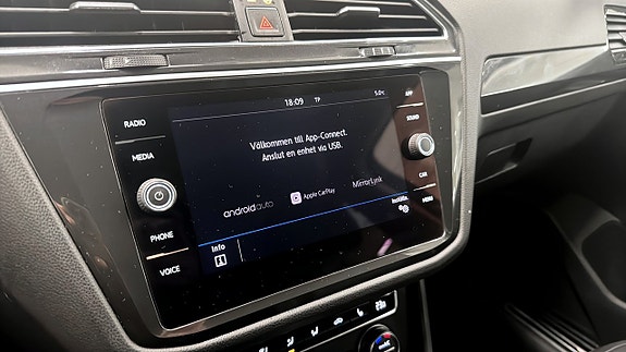 Volkswagen Tiguan 16 of 18