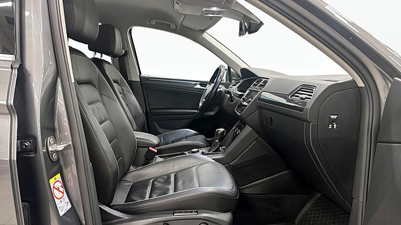 Volkswagen Tiguan 3 of 18