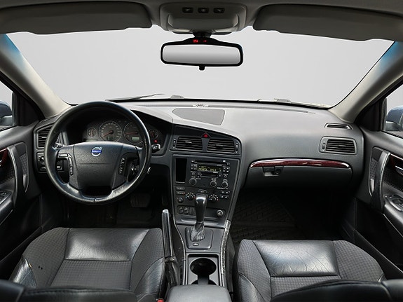 Volvo V70 11 of 21
