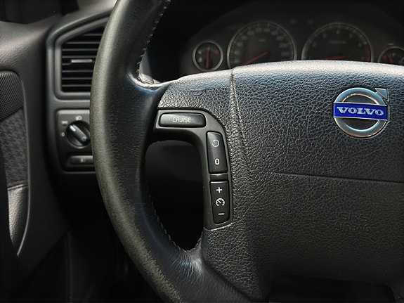 Volvo V70 13 of 21