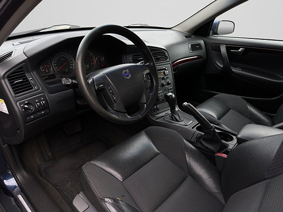 Volvo V70 9 of 21