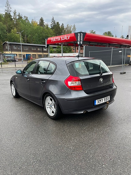 BMW 116i 2 of 6