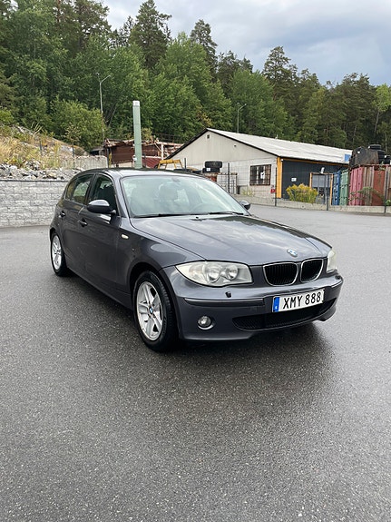 BMW 116i 4 of 6