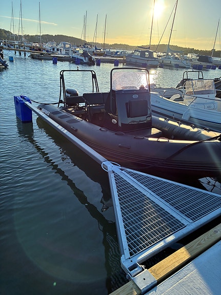 BRIG Navigator 570 Black Line 2018 - Nya Heavy Duty potoner 2026. TK Trailer 3 of 3