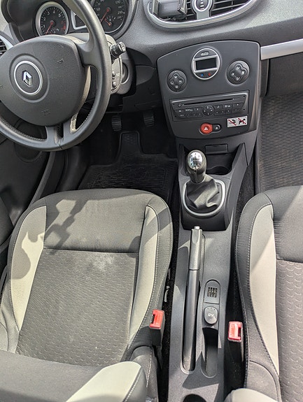 Renault Clio 7 of 16