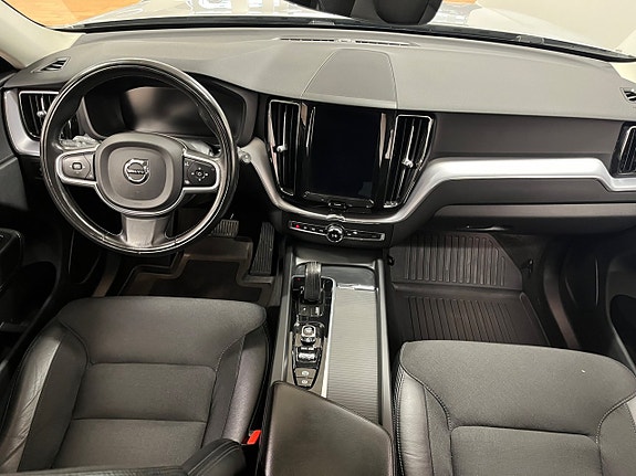 Volvo XC60 16 of 25