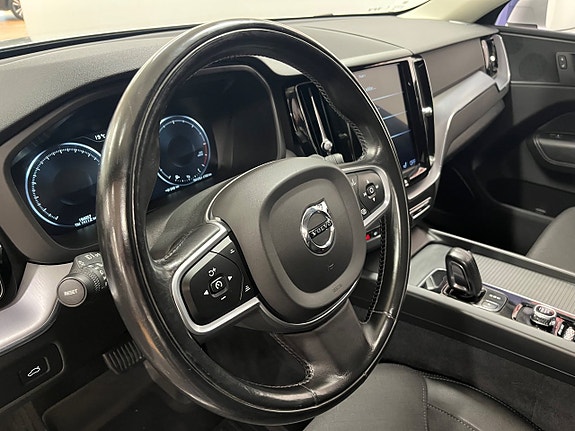 Volvo XC60 14 of 25