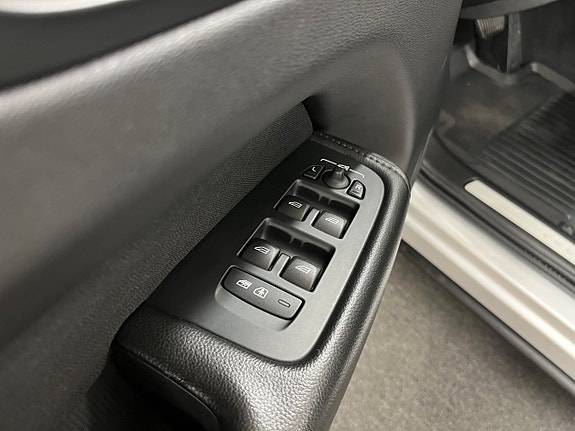 Volvo XC60 13 of 25