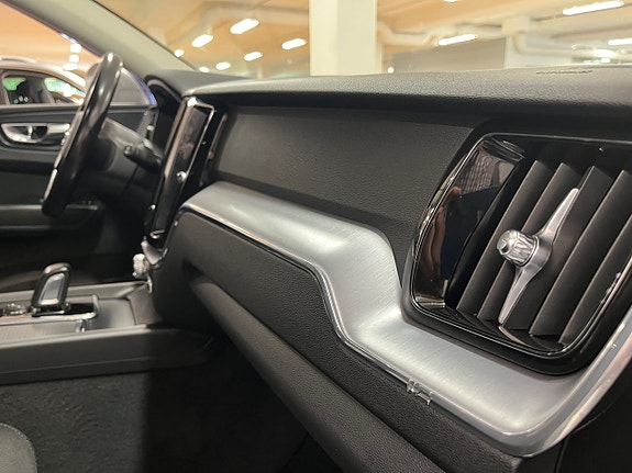 Volvo XC60 19 of 25