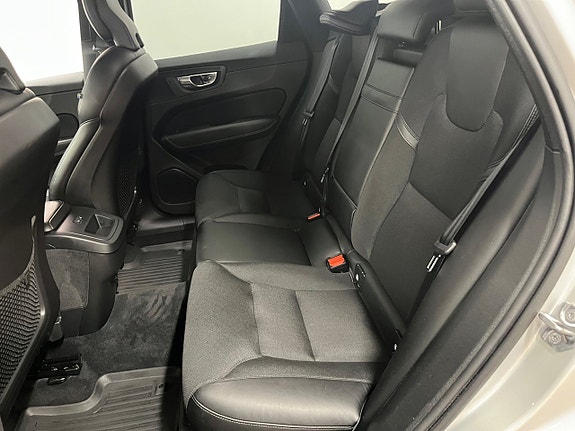 Volvo XC60 25 of 25