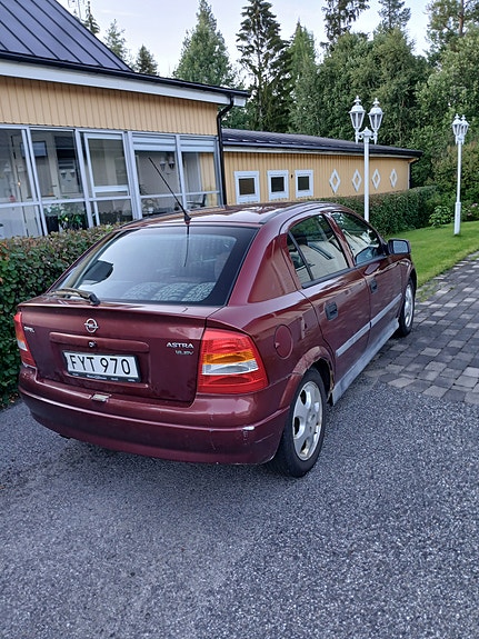 Opel Astra 2 of 3