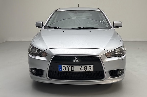 Mitsubishi Lancer 2 of 8