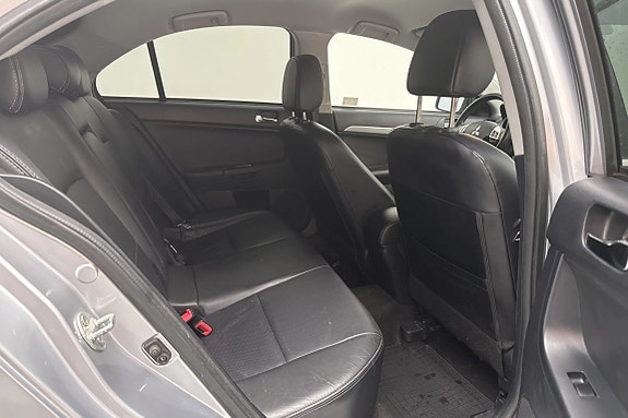 Mitsubishi Lancer 7 of 8
