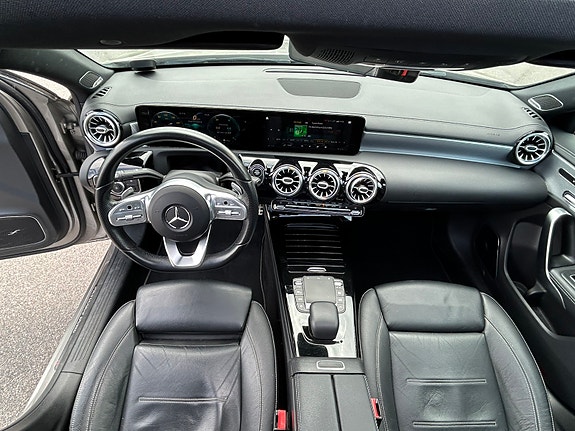 Mercedes-Benz A250 e 6 of 13