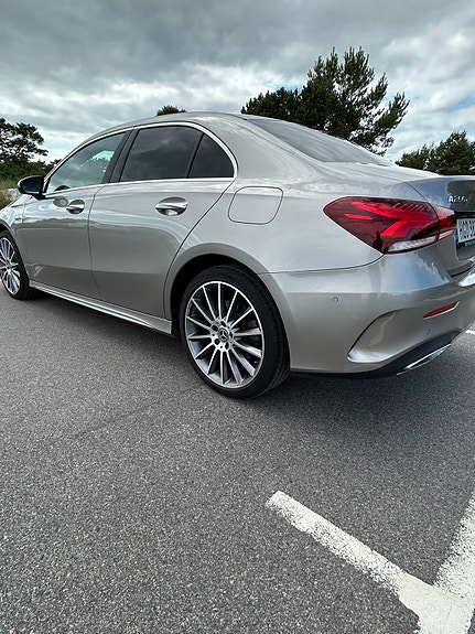 Mercedes-Benz A250 e 8 of 13