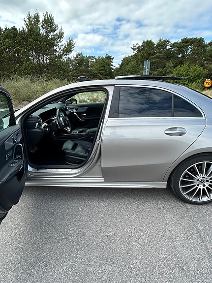 Mercedes-Benz A250 e 7 of 13