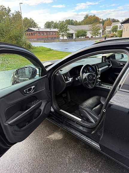 Volvo V60 11 of 17