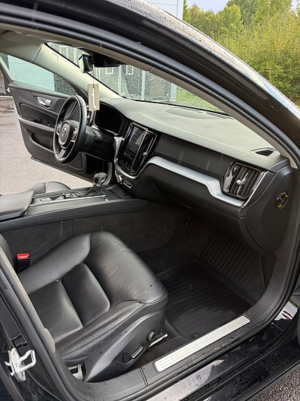 Volvo V60 10 of 17