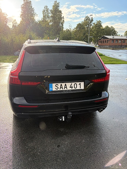Volvo V60 4 of 17