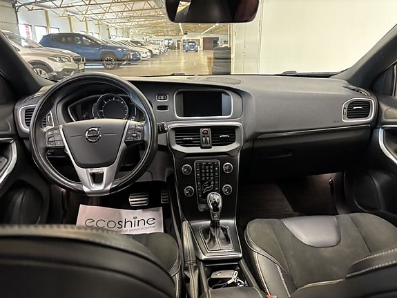 Volvo V40 8 of 9