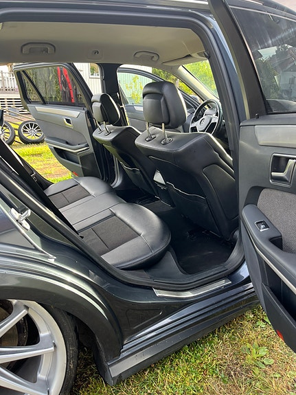 Mercedes-Benz E220 7 of 9