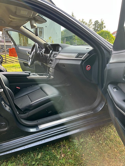 Mercedes-Benz E220 8 of 9