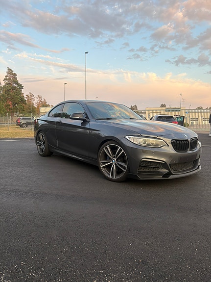 BMW M240i 2 of 5