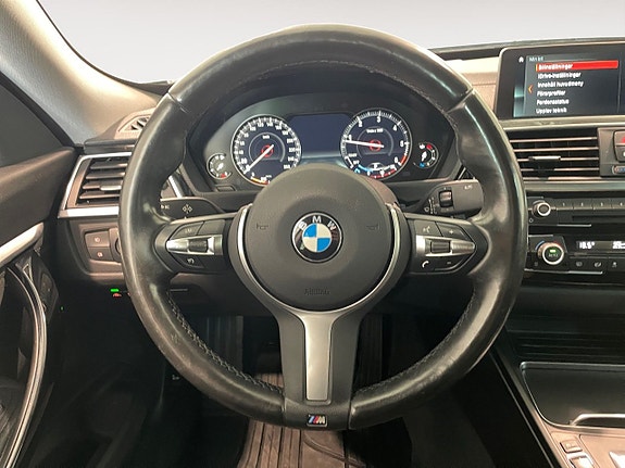 BMW 320 13 of 17
