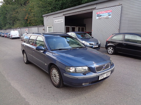 Volvo V70 3 of 9