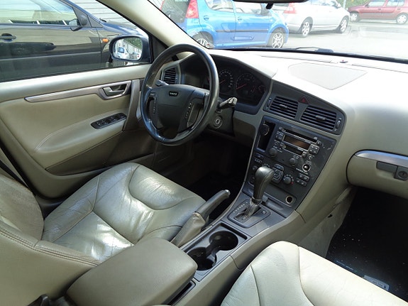 Volvo V70 9 of 9