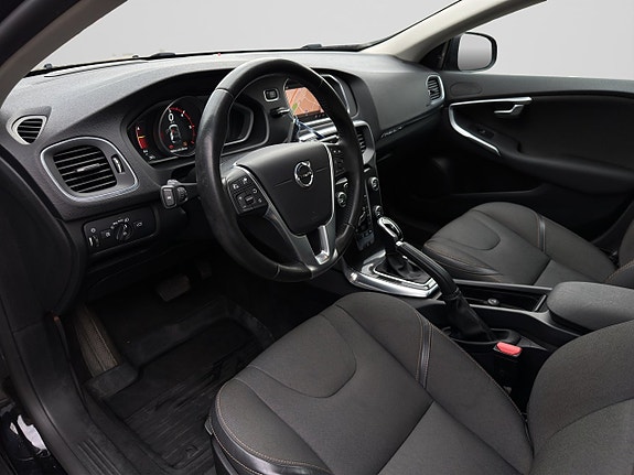 Volvo V40 Cross Country 9 of 23