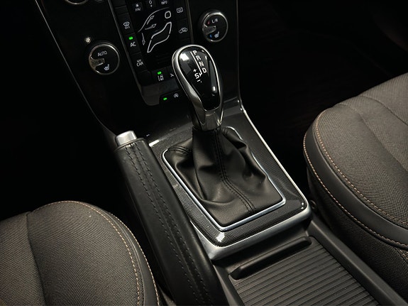 Volvo V40 Cross Country 20 of 23