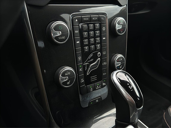 Volvo V40 Cross Country 19 of 23