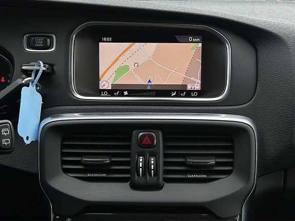 Volvo V40 Cross Country 16 of 23