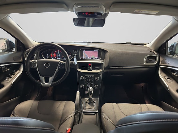 Volvo V40 Cross Country 11 of 23