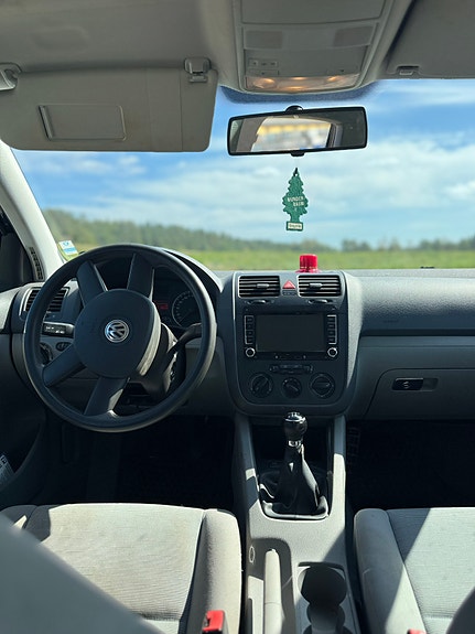 Volkswagen Golf V 5 of 5
