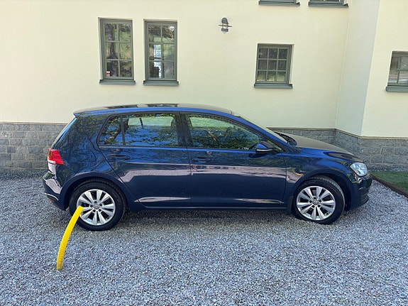 Volkswagen Golf VII 2 of 10