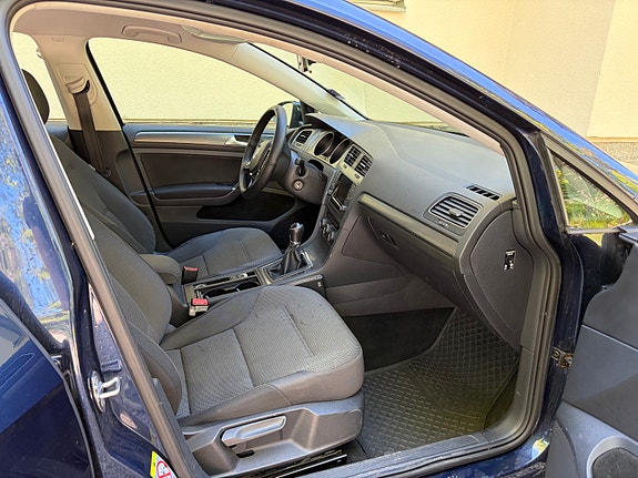 Volkswagen Golf VII 5 of 10