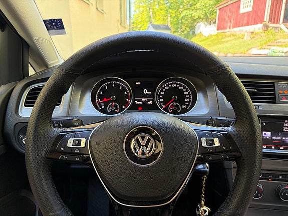 Volkswagen Golf VII 7 of 10