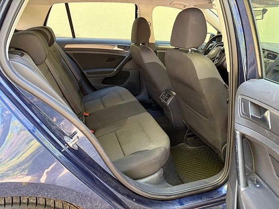 Volkswagen Golf VII 6 of 10