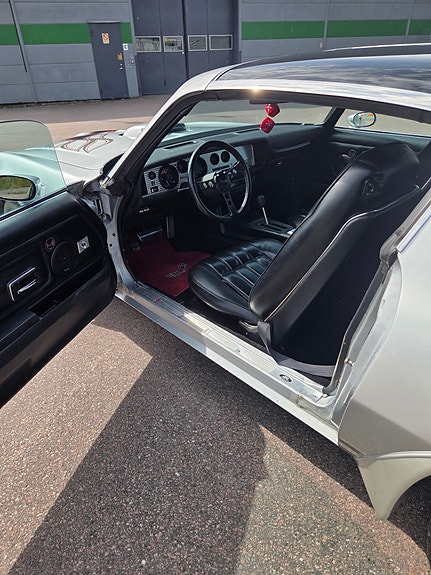 Pontiac Firebird 9 of 15