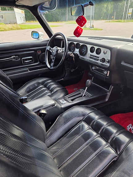 Pontiac Firebird 12 of 15
