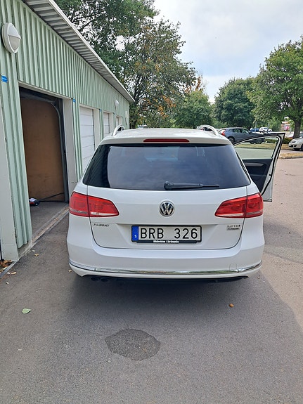 Volkswagen Passat 3 of 9