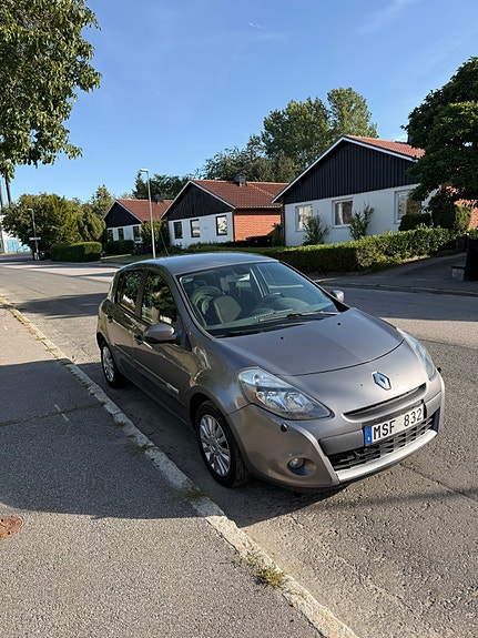 Renault Clio 2 of 5