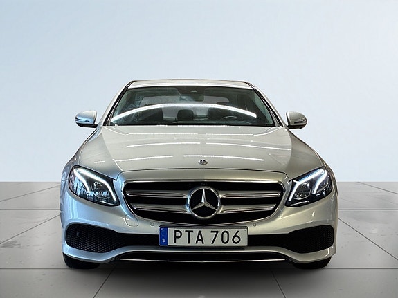 Mercedes-Benz E220 d 2 of 18