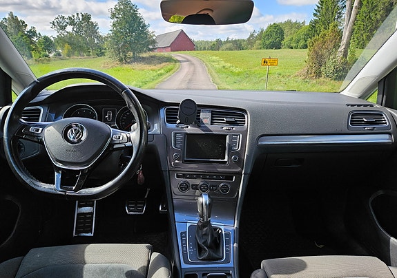 Volkswagen Golf Alltrack 5 of 7